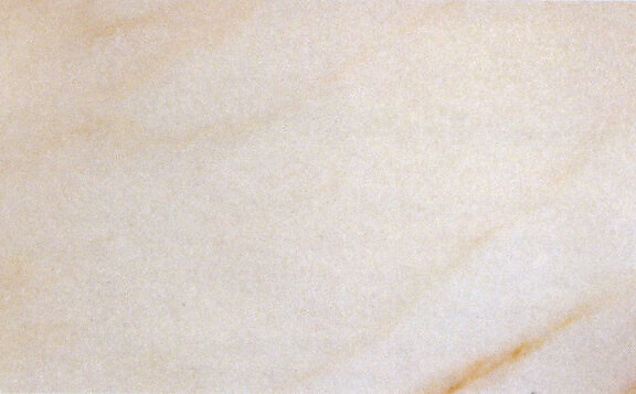 цвет мрамора Саянский светлый крем полосатый